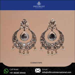 Boucles d'oreilles en argent 925 plaqué Kundan Chandbali en argent oxydé pour femmes avec perles de perles au prix de gros - Product Image 2
