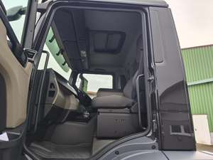 Camión Chasis Usado MAN TGM 18.320 6X2 con Volante a la Derecha, Euro 6, 351-450hp, Capacidad de Carga 41-50t, 2025 - Product Image 4