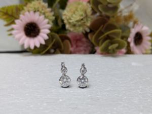Pendientes de Oro Blanco Sólido de 10K/14K/18K, Regalo de Aniversario para Mujer, Pendientes Largos con Engaste de Bisel y Corte Redondo de 1.50 Ct, Pendientes de Diamantes - Product Image 2