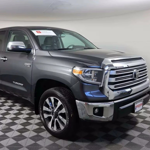 Range Rover 2024 Tundra SR5 Double Cabine, 12 500 miles, Moteur Essence, Volant à Gauche, Sièges en Cuir, Toit Panoramique, 7 places - Product Image 1