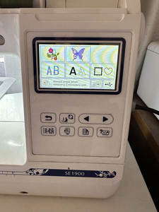 Máquina de Coser y Bordar Computarizada B-r-o-t-h-e-r SE1900 con Accesorios - Product Image 2