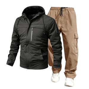 Vêtement de sport tactique pour homme avec logo personnalisé en gros, veste softshell imperméable et coupe-vent 2 en 1, pantalon cargo ripstop - Product Image 4