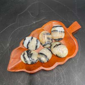 หินปาล์มแจสเปอร์ลายม้าลายธรรมชาติ ขัดเงา สำหรับบำบัดรักษา พร้อมลวดลายสีดำและสีขาว ขนาด 35 x 45 x 15 ซม. - Product Image 3