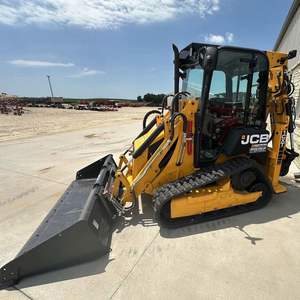 Nouvelle mini chargeuse sur chenilles/chargeuse-pelleteuse JCB 1CX avec composants d'engrenage central disponibles en stock - Product Image 1