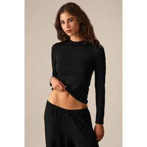 ETHIQUET DARI T-shirt à manches longues ajusté en tissu viscose doux et extensible pour femme - Product Image 3