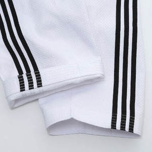 Uniforme de karaté couleur et taille personnalisées uniforme de karaté d'entraînement vêtements d'entraînement taille adulte hommes uniforme de karaté - Product Image 5