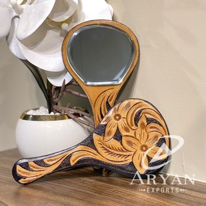 มือทาสีของแท้หนังเครื่องมือกระจกมือถือสไตล์ตะวันตกแต่งหน้ากระจกมือกระจกออกแบบวินเทจของขวัญที่สมบูรณ์แบบสําหรับภรรยา - Product Image 1