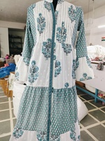 Robe maxi à volants élégante pour femmes avec bouton sur le devant, imprimé classique en blocs et coupe décontractée flatteuse, robe longue bohème de plage pour femme