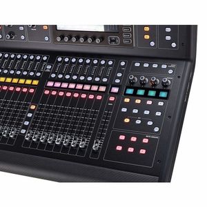 Console de mixage numérique en direct M32 Metal avec Stagebox DL32 intégré et effets pour une gestion sonore avancée - Product Image 5