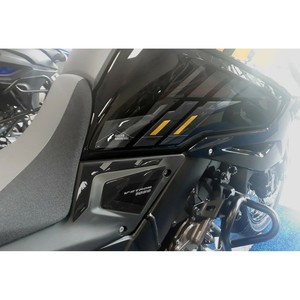 2 Pezzi Protezioni Laterali 3D per Moto Suzuki V-STROM 1050, Copertura Serbatoio Compatibile - Product Image 2