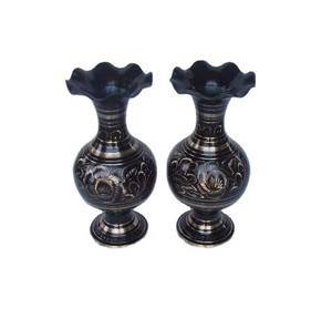 Vase en laiton noir de style traditionnel Accent décoratif vintage parfait pour les intérieurs de maison modernes et classiques - Product Image 6