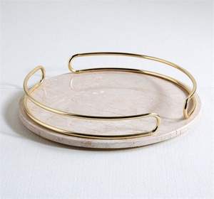 Plateaux de service faits à la main de luxe moderne nordique tailles personnalisées or verre métal acrylique pour usage domestique plateaux de service décoratifs - Product Image 1