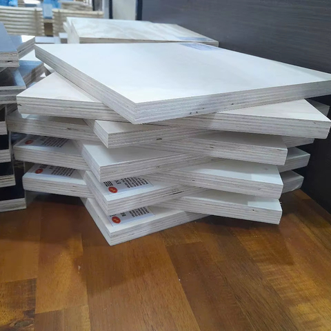 High Quality 12-15-18-21mm Rubber Core Poplar LVL Plywood Heavy-Duty Shuttering with E0 Formaldehyde Emission Standards