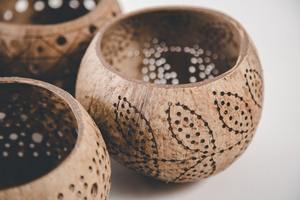 Portavelas Ecológico de Cáscara de Coco Tallada, Portavelas de Té Natural Hecho a Mano, Rústico para Decoración del Hogar e Iluminación - Product Image 3