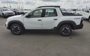 Pick-up Oroch Pick-up 4x4 1.3L Essence Manuel Nouveau Modèle Ref 3142 Neuf 0 km Jamais Enregistré - Product Image 3