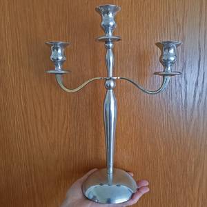 Bougeoir élégant vintage à 3 bras en argent candélabre pour les mariages, la décoration intérieure et les fêtes. - Product Image 6