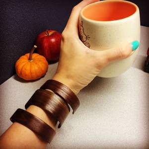 Brazalete y pulsera de madera de diseño de madera, pulseras de madera de tamaño personalizado, brazalete hecho a mano con flores, brazalete de madera - Product Image 5