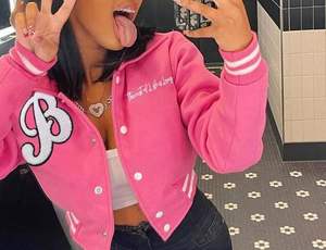 เสื้อแจ็คเก็ตระบายอากาศได้ดีสำหรับผู้หญิงเสื้อโค้ทสั้นสไตล์เบสบอลเลตเทอร์แมนเสื้อ Y2K วินเทจ - Product Image 2