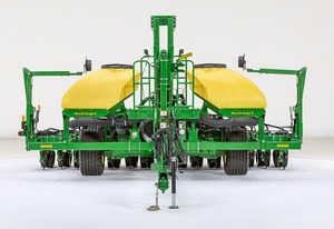 Mini tracteur agricole à 4 rangées semoir à maïs n ° 1 avec moteur et boîte de vitesses fabriqué aux États-Unis - Product Image 3