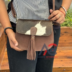 Nouveau Designer à la mode femmes luxe en cuir de daim véritable gland bandoulière sac de messager pour femmes sacs à main à bandoulière en peau de vache - Product Image 1