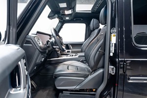 Mejor precio, mejor valor, Mercedes Clase G G 63 AMG 4matic 2022 con llantas de 22 pulgadas Ruedas AMG Forjadas con Diseño de Radios Cruzados en Negro Mate - Product Image 3