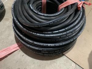 Manguera de Cemento Industrial, Tubo de Goma Compatible con Bomba de Tipo Oscilante, 125 Bares, 5 Pulgadas de Diámetro Interior, Construcción Reforzada - Product Image 2