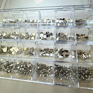 Accessoires pour l'art des ongles en strass de haute qualité, 24 grains, argent, boîte à ongles 3D avec résine de cristal de zircon ABS - Charme charmant pour les ongles - Product Image 3