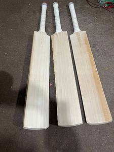 Batte de cricket SS Cricket SS Ton Super English Willow avec housse de protection, équipement sportif avec autocollant chromé en relief personnalisé - Product Image 2