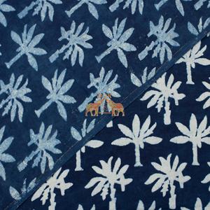 Tissu en coton indigo floral élégant, tissu imprimé à la main pour vêtements et décoration intérieure - Product Image 6