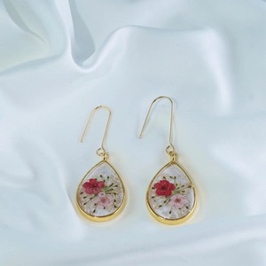 Boucles d'oreilles bohèmes faites à la main en résine écologique avec motif floral artistique pour femmes, tenues de mode quotidiennes à prix avantageux - Product Image 5