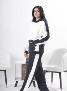Women Plus Size Black <b>White</b> Color Blocking Hooded <b>Tracksuit</b> Full Sleeve Loose Fit Casual Sweatshirt With Side Pockets - Product Image 4