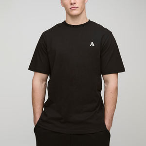 T-shirt personnalisé pour homme en coton biologique respirant de haute qualité, à manches courtes, avec logo imprimé sur le col - Product Image 1