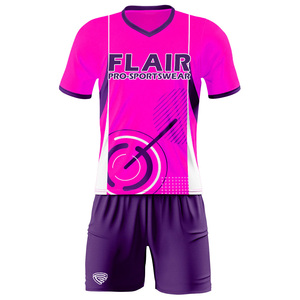 Kits de football rétro conçus sur mesure Uniformes de maillot de football pour enfants de haute qualité pour hommes - Product Image 5