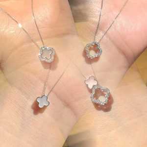 Collar con Colgante de Trébol de Cuatro Hojas de Oro Blanco de 18K con Diamante Natural VS de Lerca, Exquisito Collar con Dije Giratorio para Mujer - Product Image 1