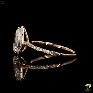 Bague en diamant de laboratoire Halo taillé en poire Bague de fiançailles en argent plaqué or 925 pour femme - Product Image 4