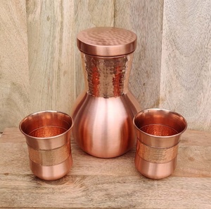 ขวดน้ำเก็บความร้อนข้างเตียงทำจากทองแดงผิวด้าน2L ภาชนะใส่เครื่องดื่มพลาสติกอินเดียเพื่อสุขภาพอายุรเวทหรูหราเป็นมิตรกับสิ่งแวดล้อม - Product Image 1