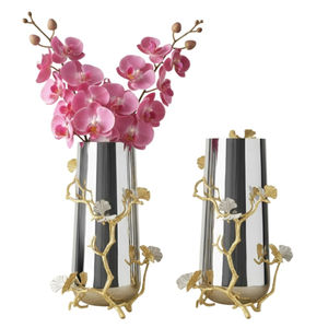 Jarrón de Flores de Diseño de Lujo con Forma de Mariposa y Ginkgo, Hecho a Mano en Acero Inoxidable y Latón, Decoración para el Hogar, Acabado Plateado y Dorado - Product Image 1