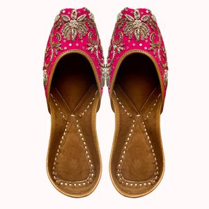 Customized Color Fashion Trend Printed Anti-Slippery <b>Khussa</b> with Detailed Work Heavy Neckline & Luxurious Look - Product Image 6