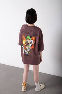 เสื้อยืดฮิปฮอปผู้หญิงสั่งทำพิเศษ คุณภาพสูง ขายส่ง ปริมาณมาก พิมพ์ลายด้านหน้าและด้านหลัง พรีเมียม ติดกระดุม ผ้าฝ้าย 100% สไตล์ลำลอง 180-280 GSM - Product Image 5