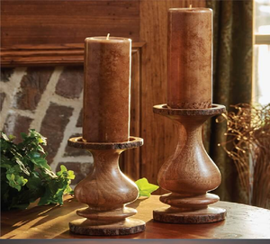 Un ensemble chic de trois bougeoirs modernes en bois conçus pour les bougies - Product Image 6