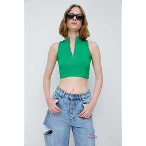 Blusa Corta Casual sin Costuras con Logotipo Frontal - Product Image 1