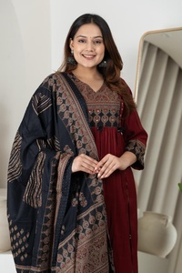 Roman Soie Designer Pantalon Kurti Et Dupatta Collection Catalogue complet disponible au tarif de gros, collection premium. - Product Image 6