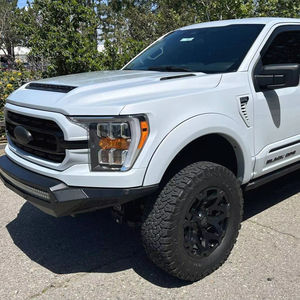F-150 XLT 4x4 SuperCrew 2022 con Paquete Black Ops, ~11,400 Millas, Motor V8 de 5.0 Litros, Tracción en las 4 Ruedas - Product Image 1