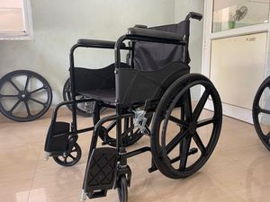 Fauteuil roulant manuel en alliage d'aluminium de haute qualité et haute résistance avec roues à dégagement rapide, disponible pour l'exportation - Product Image 3
