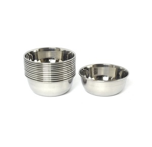 Ensemble de bols de cuisine en acier inoxydable fini miroir moderne de plusieurs tailles pour les besoins de service et de stockage dans les restaurants - Product Image 1