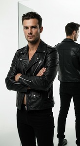 Meilleure vente Veste en cuir lourde et respirante pour hommes Vêtements de sport coupe-vent en cuir véritable à bas prix pour motos - Product Image 3