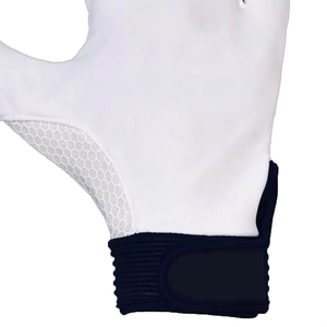 Guantes de Fútbol Gaélico Premium con Agarre Fuerte, Rendimiento en Todo Tipo de Clima, Venta al Por Mayor, Logotipo Personalizado Disponible - Product Image 2