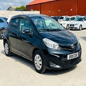 TOYOTA YARIS 1.33 TR d'occasion 2011, conduite à gauche/droite - Product Image 1