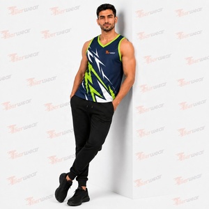 Débardeur de sport personnalisé pour hommes par sublimation – Vente en gros – Gilet de fitness et d'entraînement à séchage rapide, respirant, pour athlétisme, musculation et course à pied - Product Image 2