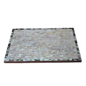 Assiettes carrées en plastique décorées Plats de fête légers et durables pour mariages et événements - Product Image 4